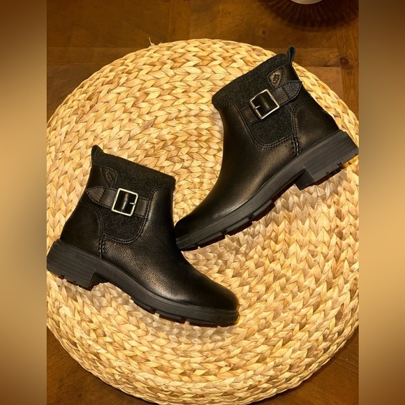 NWOB UGG Harrison Moto Boots Sz 6 - Picture 4 of 14